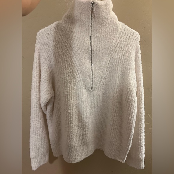 Limited edition, cashmere Victoria’s Secret sweater in white - Picture 3 of 10